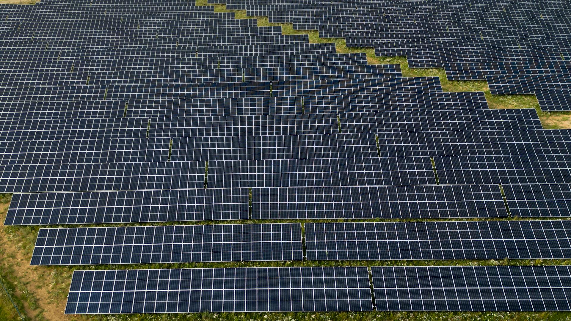 Sustainable energy solutions and renewable power systems Pakistan
